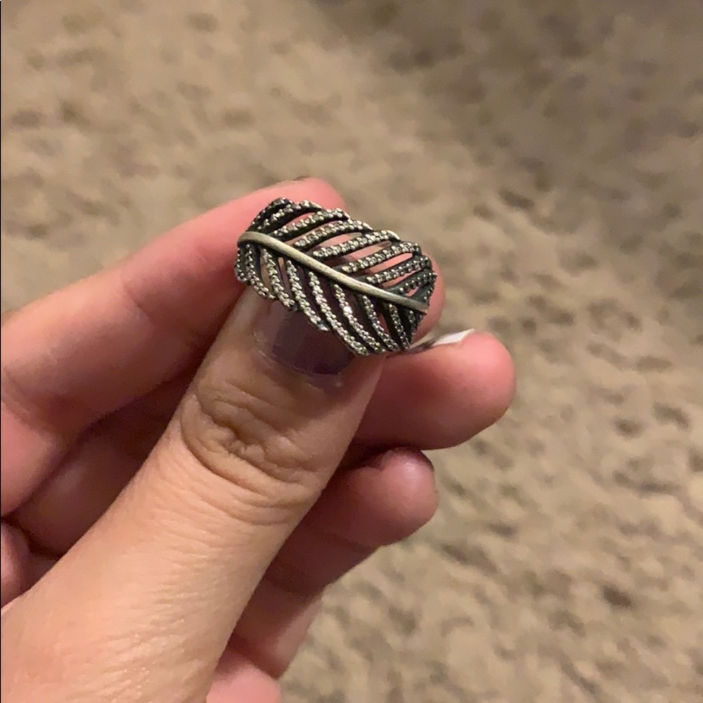 Pandora Feather ring